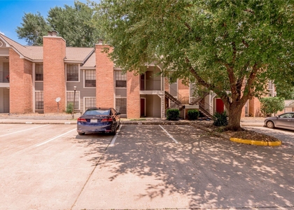 2401 Sycamore Ave - Photo 1