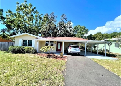 5106 104th Street N - Photo 1