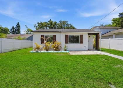 7005 N Duncan Avenue - Photo 1