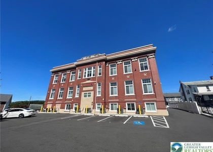 216 Penn Street - Photo 1