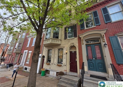 241 9th Street - Photo 1
