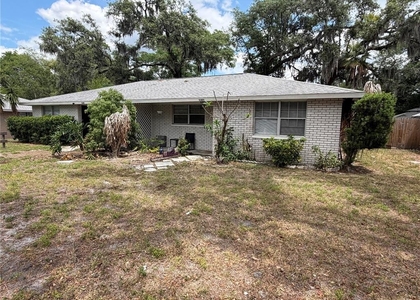 5305 Oakwood Court - Photo 1