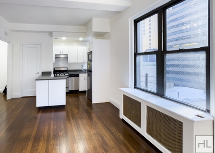 East 46 Street - Photo 1