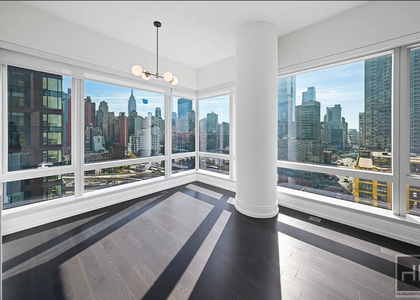 10th Avenue - Photo 1