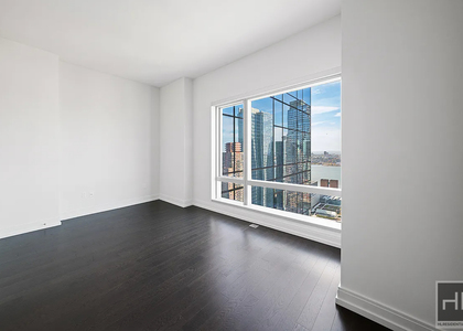 10th Avenue - Photo 1