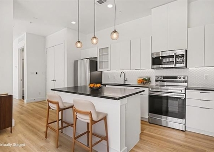 2217 N Fitzhugh Avenue - Photo 1