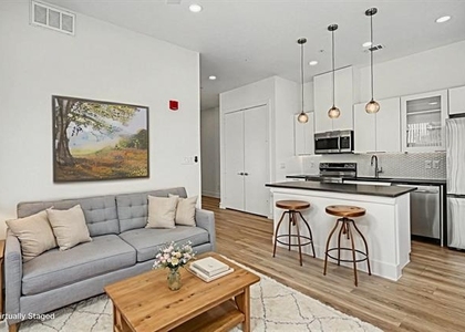 2217 N Fitzhugh Avenue - Photo 1