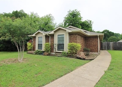 1103 Hemlock Court - Photo 1