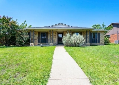 2213 Proctor - Photo 1