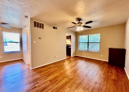 2526 W Prairie Street - Photo 1