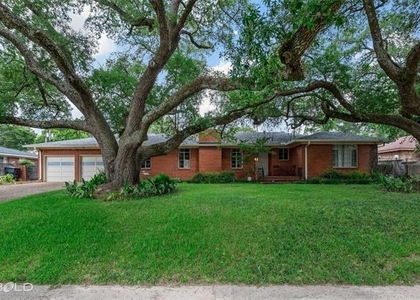 222 Stephenson Street - Photo 1