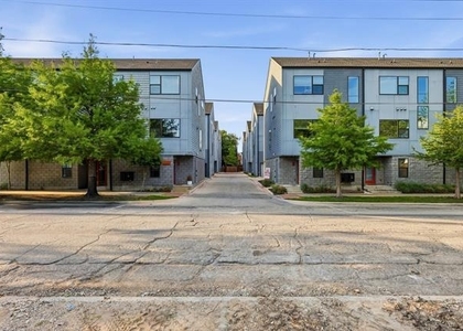 427 W 10th Street - Photo 1