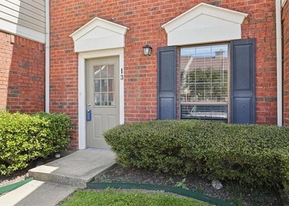 204 Samuel Boulevard - Photo 1