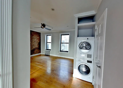 East 100th Street - Photo 1