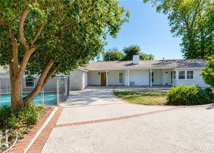4711 Tyrone - Photo 1