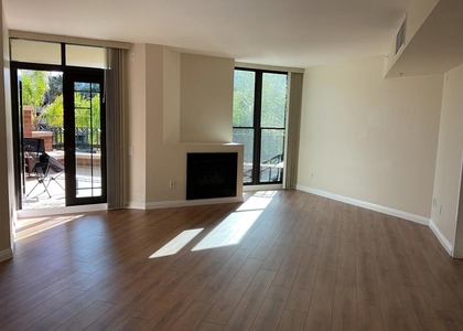 500 W Harbor Drive W - Photo 1