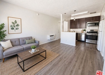 1133 W 36th Place - Photo 1