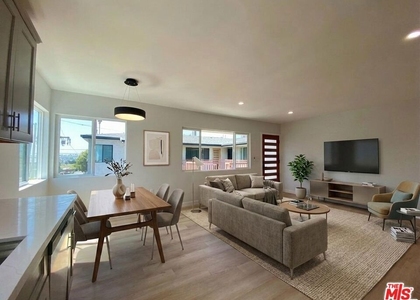 3207 W 3rd Street - Photo 1