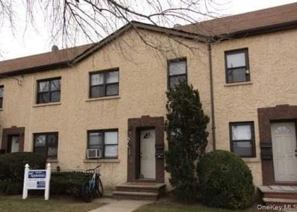25610 Hillside Avenue - Photo 1