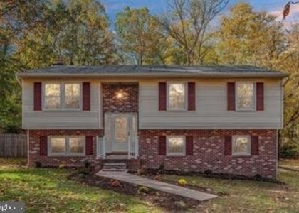 1013 Eastern View Drive - Photo 1