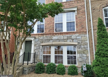 1202 Ellis Avenue - Photo 1