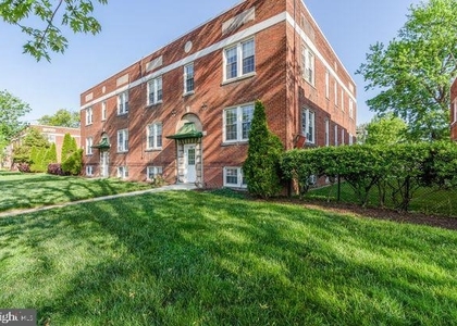 410 E Glendale Avenue - Photo 1