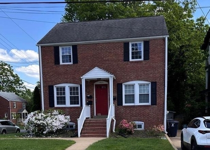 4820 9th Street N - Photo 1
