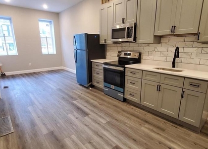 2221 N Franklin Street - Photo 1