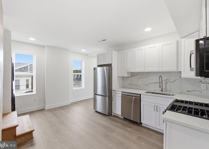 213 Hermitage St - Photo 1