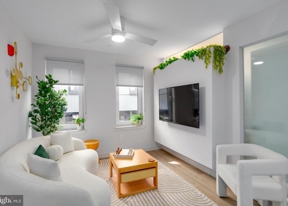 2009 N Howard Street - Photo 1