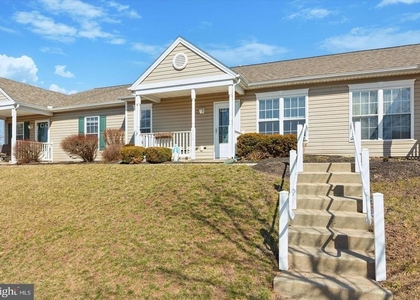 110 W Harmony Drive - Photo 1