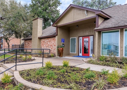10301 Sandpiper Dr - Photo 1