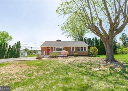 105 Meadow Road - Photo 1