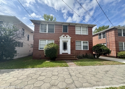 2338 Oak Street - Photo 1