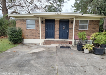 1443 Winnebago Avenue - Photo 1