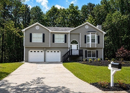 1400 Chalet Circle - Photo 1