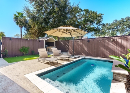 225 Knox Street - Photo 1