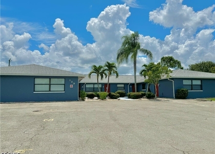 129 Se 23rd Place - Photo 1