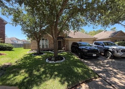 7418 Lakesage - Photo 1