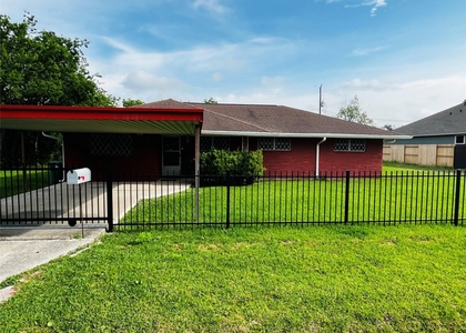 13421 Utica Street - Photo 1