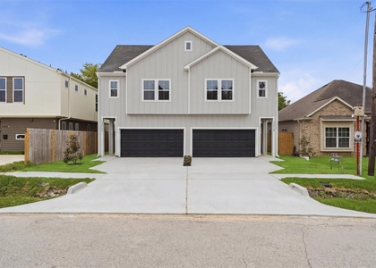 4354 Clover Street - Photo 1