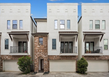 734 W 20th Street - Photo 1