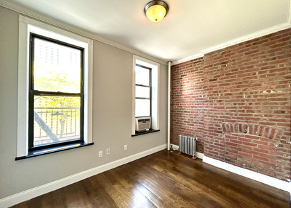 West 52nd Street - Photo 1