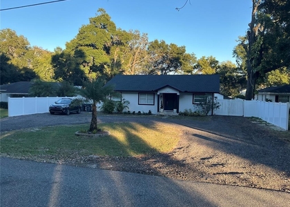 1243 Dingens Avenue - Photo 1