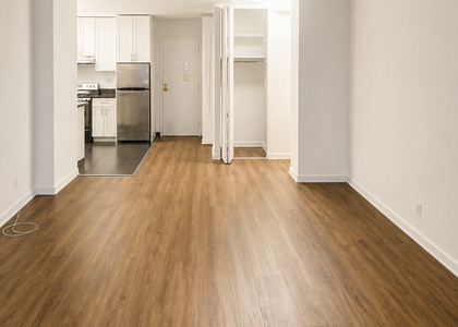 East 46th Street - Photo 1