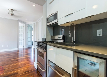 1590 Lexington Avenue - Photo 1