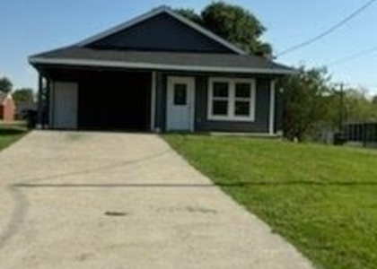 107 E Miller - Photo 1