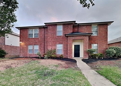 1516 Englewood Drive - Photo 1
