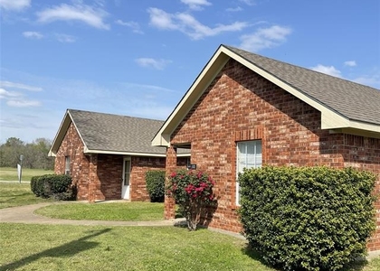 102 Lum Lane - Photo 1
