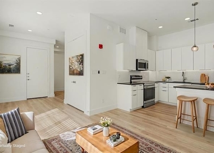 2217 N Fitzhugh Avenue - Photo 1